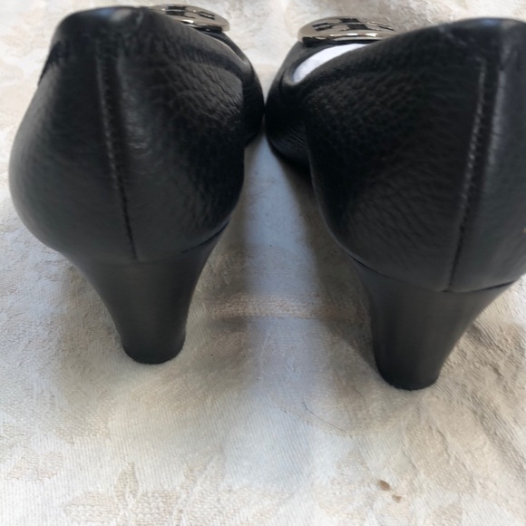 Tory Burch - Picture 2 of 6